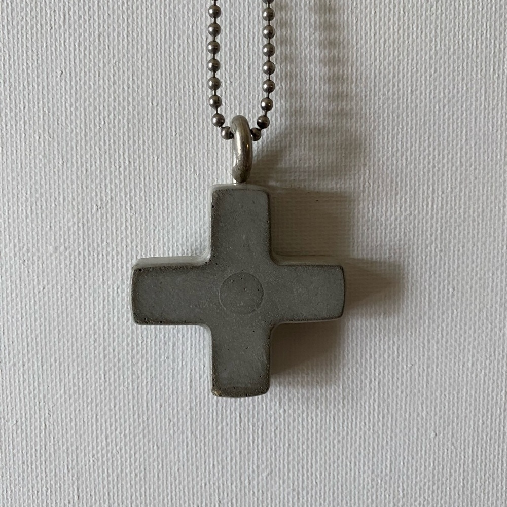 New Art Handcrafted concrete and stainless steel cross necklace. Minimalist - Picture 5 of 5